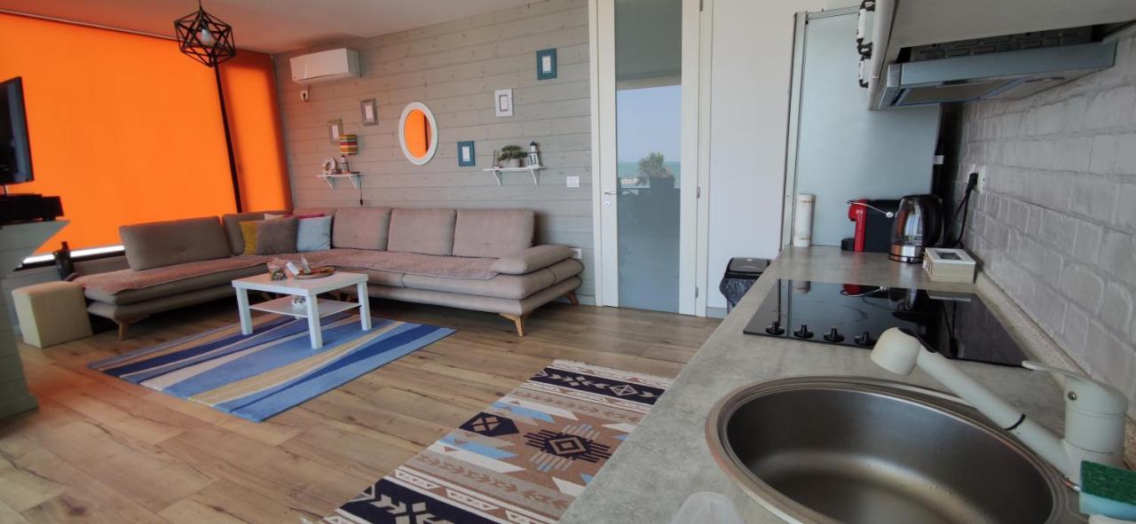 Luxury Beach Apartment In Qerret 格勒姆 外观 照片